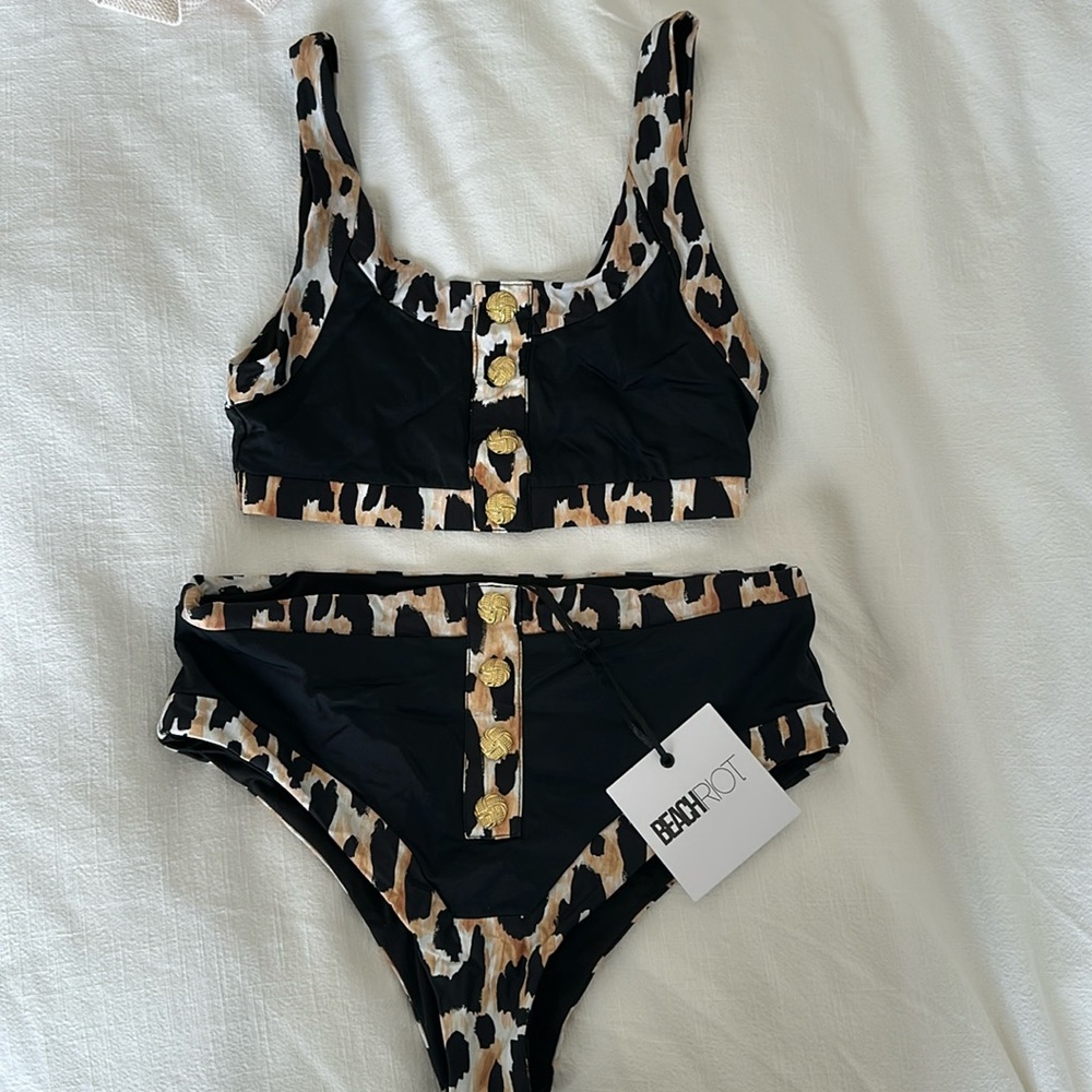 Beach Riot bikini! New with tags. Never worn. Discontinued style
